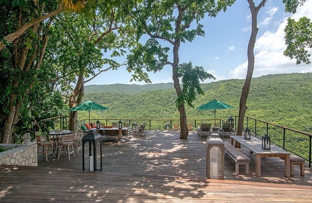 Stunning Villa with 2 Private Pools, Jacuzzi, Gym, Media Centre & Breathtaking Sea & Forest Views!