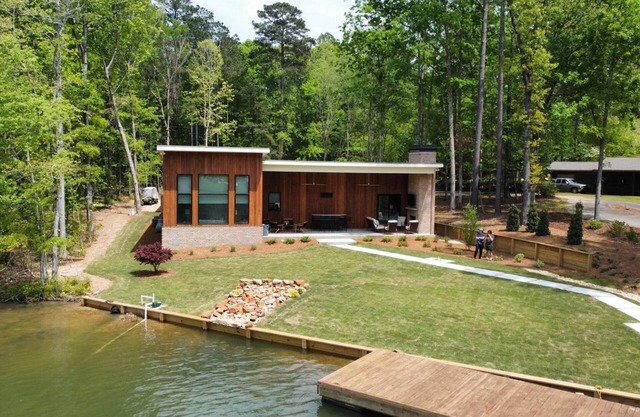 Style & Grace | 4 Bed, 3 Bath