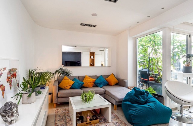 Stylish 2-Bed Flat w/Private Garden in Crouch End
