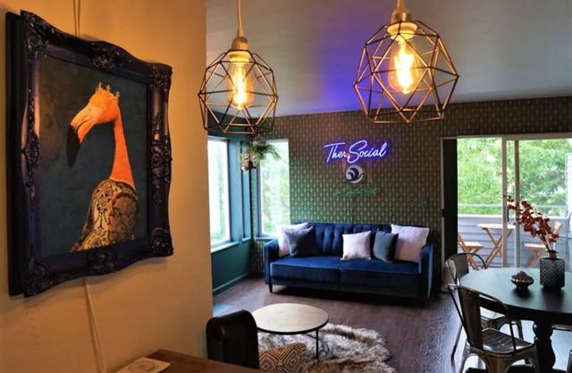 Stylish 2 Bedroom Capitol Hill Apartment