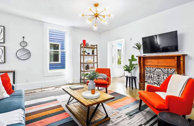 Stylish 2-Bedroom Oasis in Prime Location