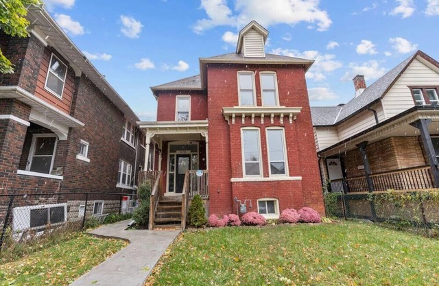 Stylish 2bd, DT, Lndry & Prkng