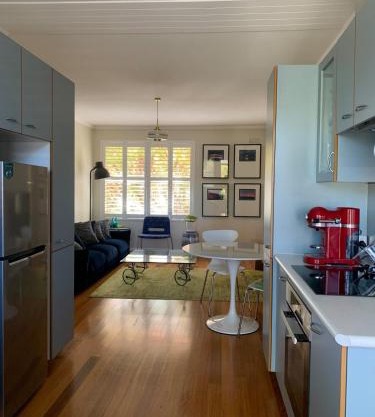 Stylish 2BR apt, great location