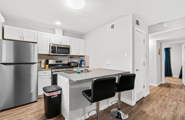 Stylish 2BR in Highland Austin TX 3697