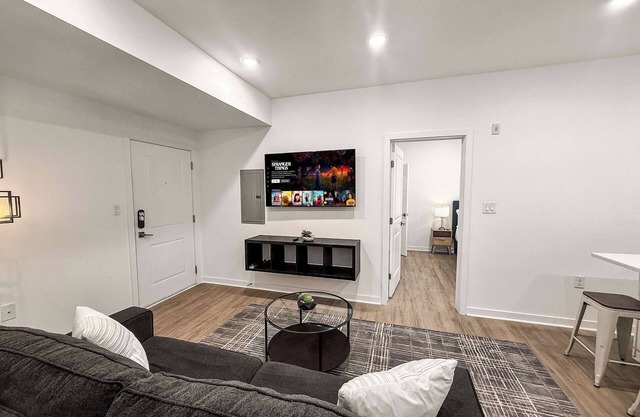 Stylish 2BR Stay for 4 | Northern Liberties Gem