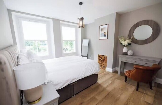 Stylish 3-Bed Apartment in the Heritage Quarter