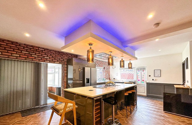 Stylish 5-Bed Home with Drive and Large Garden
