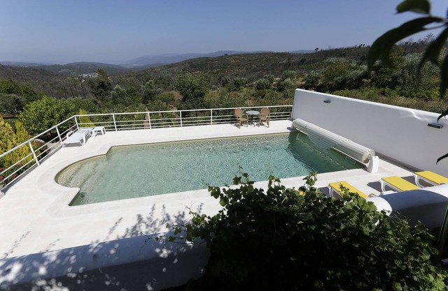 Stylish accommodation with stunning views, private pool, vineyard