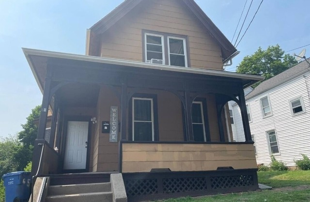 Stylish and cozy home away from home.nLocated in Central meridenn