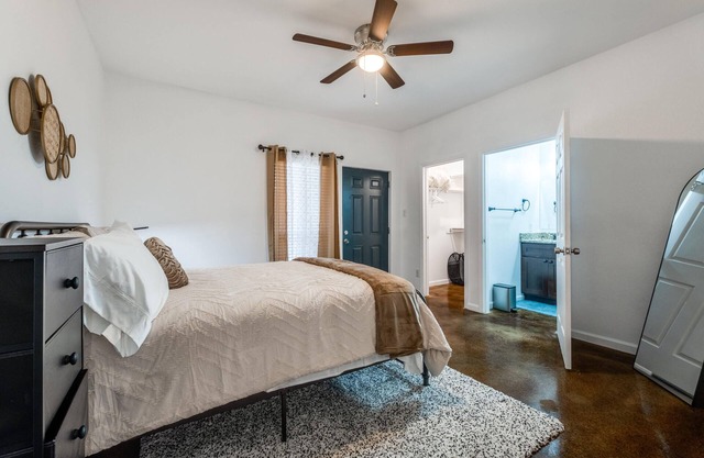 Stylish and Modern 3BR/2BA Duplex Rental with Fenced Backyard in San Antonio TX