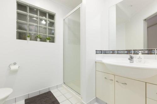 Stylish and Spacious, Downtown Mount Maunganui