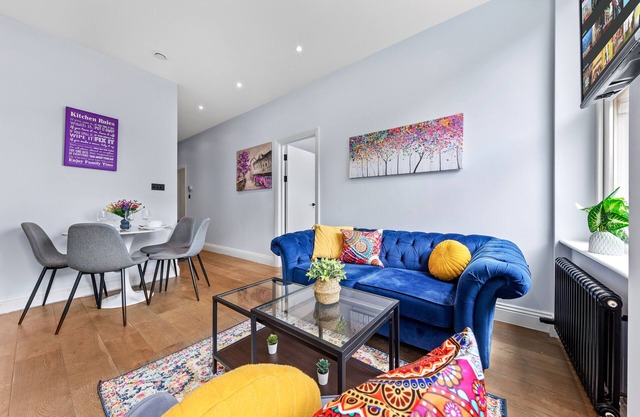 Stylish apartments In Westminster with AC
