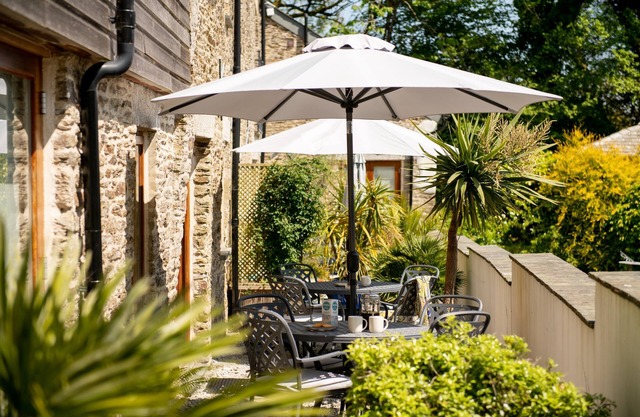 Stylish Barn Conversion, Hot Tub & EV charger - An ideal family and friends get away