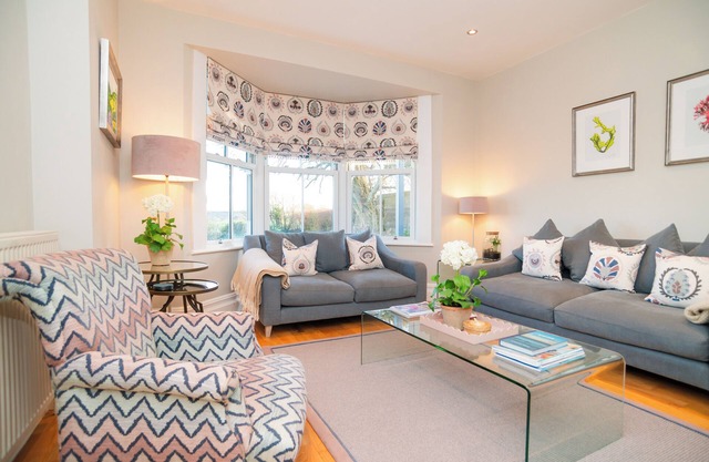 Stylish Coastal Luxury - 5 Bed, Hot Tub, EV Charger