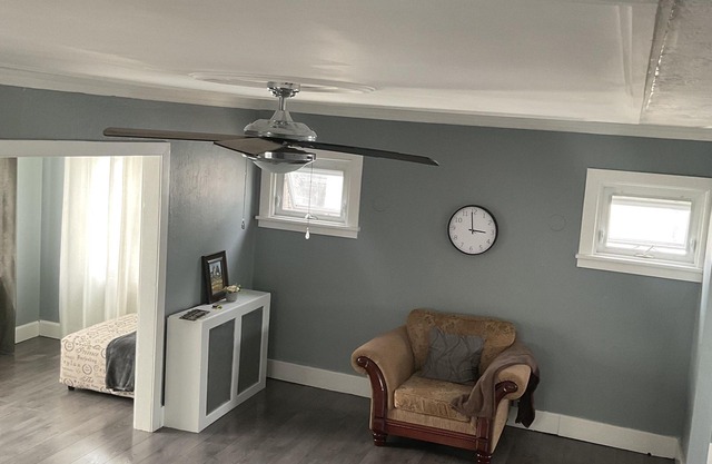 Stylish comfort near the falls- family friendly relaxation awaits!