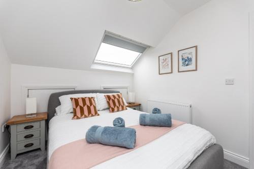 Stylish & Cosy 2-Bed Apartment in Vibrant Oakwood!