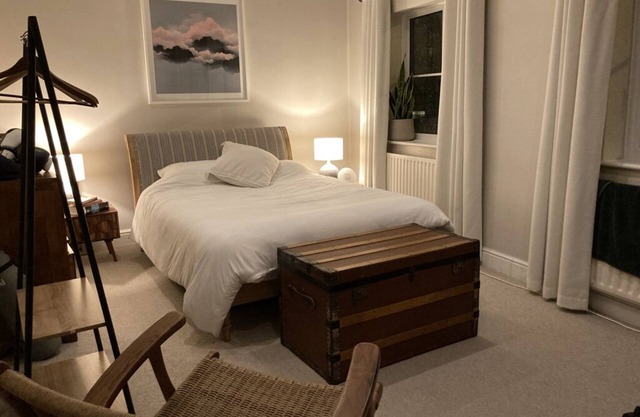 Stylish, cozy 1-bed flat, 2 minutes walk from Victoria Park