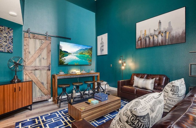 Stylish DT Loft for Professionals Friends & Family