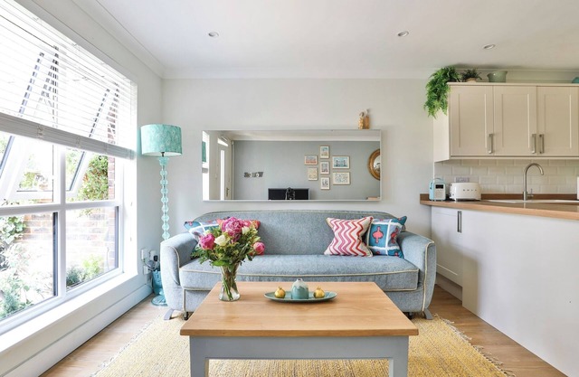 STYLISH FLAT CLOSE TO RIVER THAMES | ROTHERHITHE | CANADA WATER