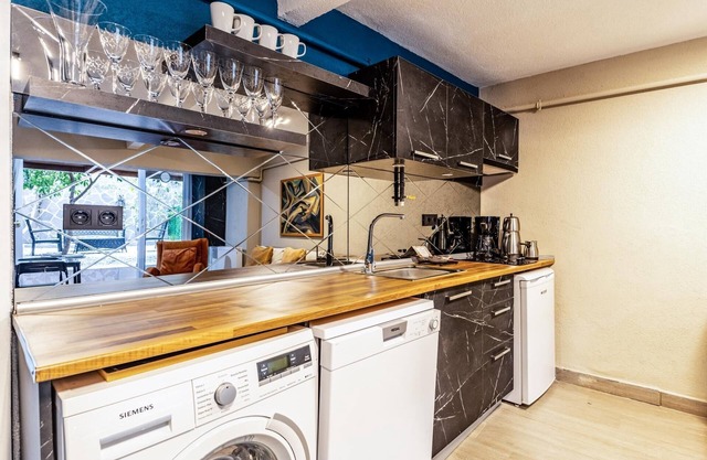 Stylish Fully Furnished Modern Flat in Kadıköy
