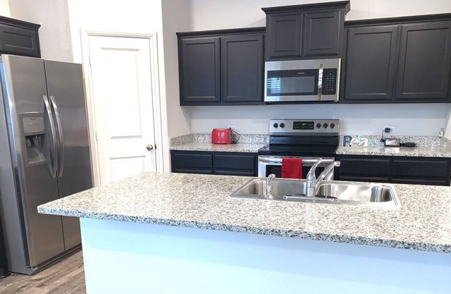 Stylish house in FW Perfect for long stay W/Garage