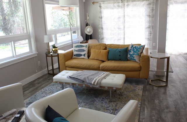 Stylish house on 13 acres, close to great wineries, hiking, shopping and dining.