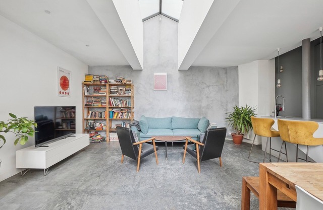 Stylish loft for Paris Olympics, Housekeeping and Swag included!