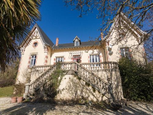 Stylish Mansion in Savignac