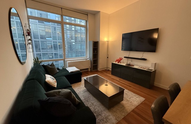 Stylish & Modern Luxury Rental in Heart of NYC