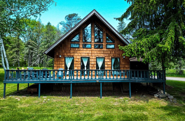 Stylish + Modern Roxbury Cabin - Close to Venues, Ski, Hiking, Biking, Swimming!