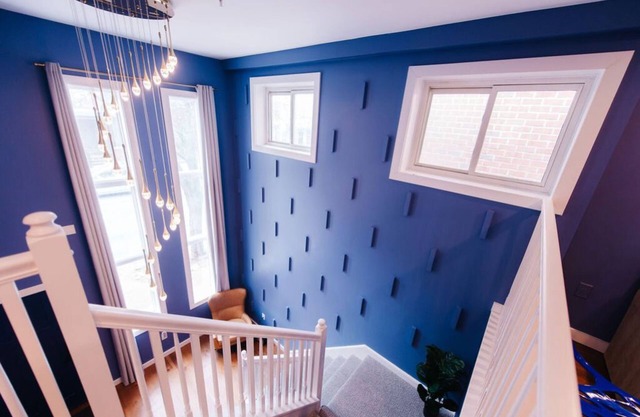 Stylish & New, Pet Friendly Fenced Yard, Walkable Downtown
