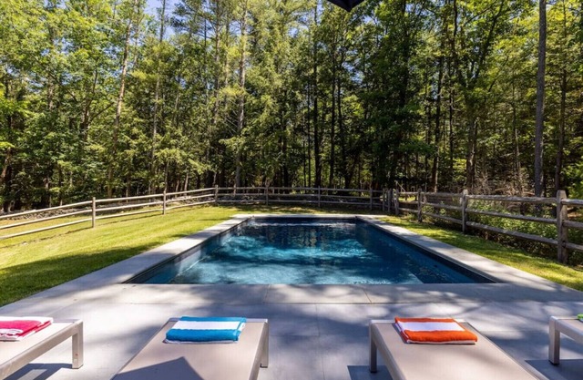 Stylish Pool Home in Woodstock