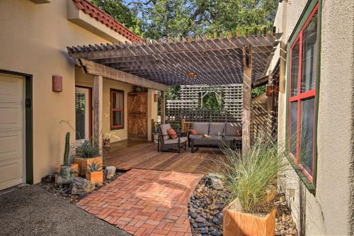 Stylish San Antonio Apt with Patio Near River Walk!