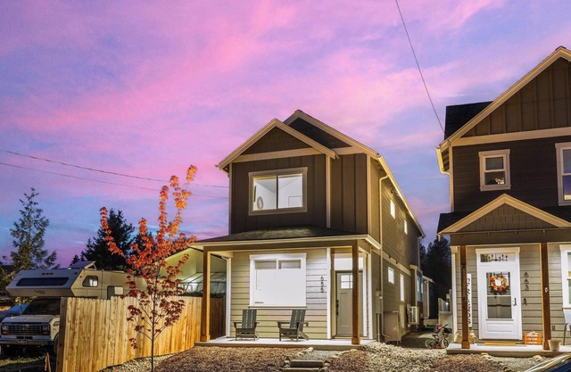 Stylish Sandpoint Retreat Near Downtown & Lake - EV Charger + Family-Friendly