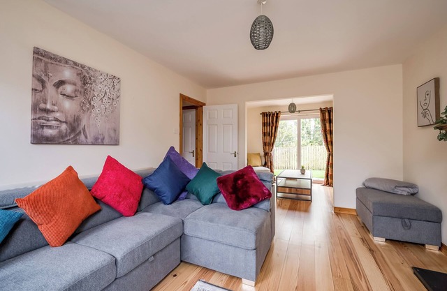 Stylish & spacious entire 3+1BR house in Lisburn(near Belfast)with parking