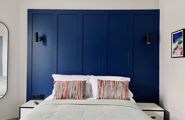Stylish studio room, king, en-suite & kitchenette (room 3)