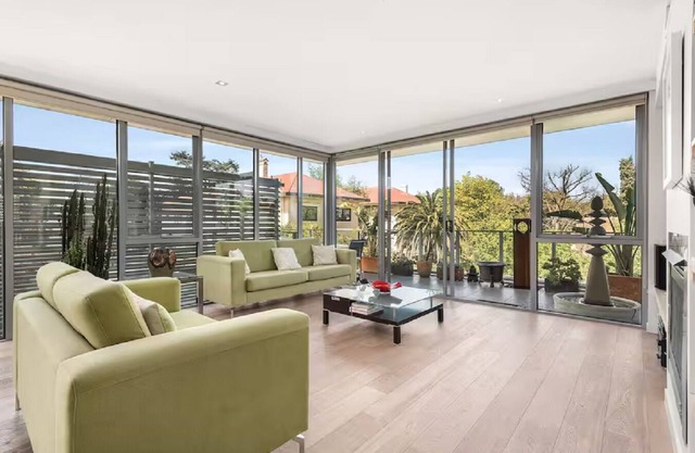 Stylish Urban Haven in Prahran