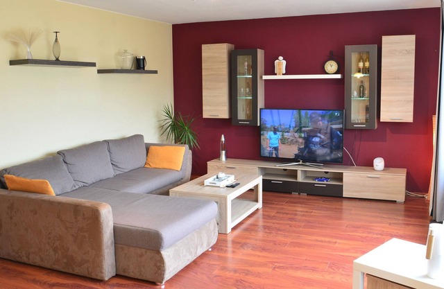Stylishly furnished holiday apartment on the Jadebusen WLAN balcony Smart TV