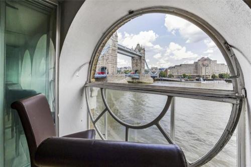 Subpenthouse sleeps 6, Stunning views of Tower Bridge!