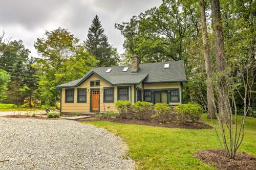 Sugar Berry Craftsman Home in Laughlintown