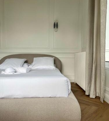 Suite Arche - Maison les Arcades au pied de la Gare de Charleville-Mézières
