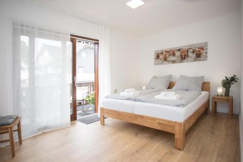 Suite Deluxe for 5 - 2 Bedrooms - Free Private Parking - 5 Min to Slopes - Terrace