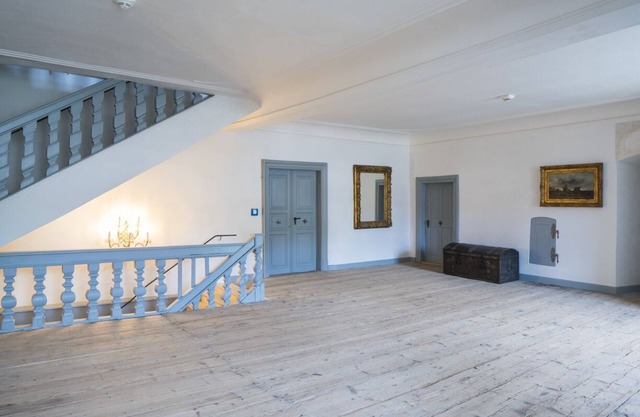 Suite in the west wing of Schönberg Castle in Wenzenbach