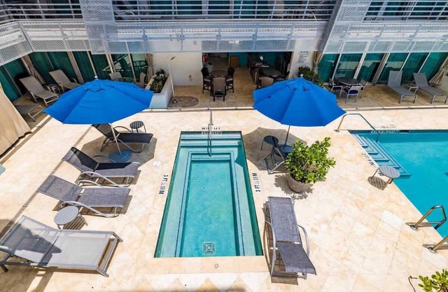 Suite on Art Deco Ocean Drive Collins Av with pool