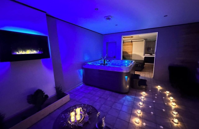 Suite Pour Amoureux Avec Jacuzzi Pour une Nuit Unique Hors du Quotidien