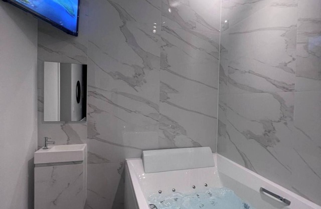 Suite With Private Jacuzzi