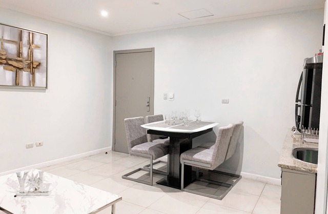 Suite with view to Santa Ana hill with GYM