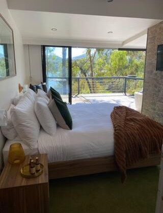 Sul Lago - Lakefront Family Friendly home