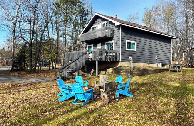 Summer discounts! Rustic Meets Modern, Cabin on Lake Vermillion! Sleeps up to 8