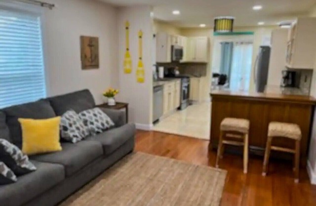 SUMMER FUN IN A 3BED/2BATH SINGLE FAMILY HOME!